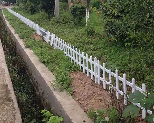 pvc草坪圍欄 pvc草坪圍欄
